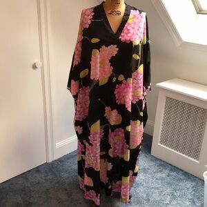 Vintage Diane Von Furstenberg Kaftan nylon Black and Pink Floral maxi